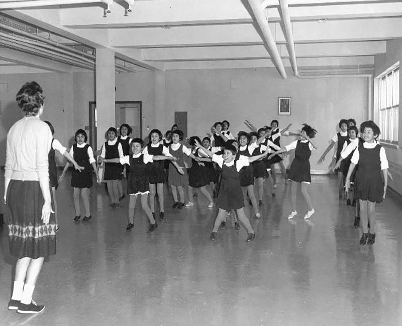 Group of students in dance class at La Tuque school